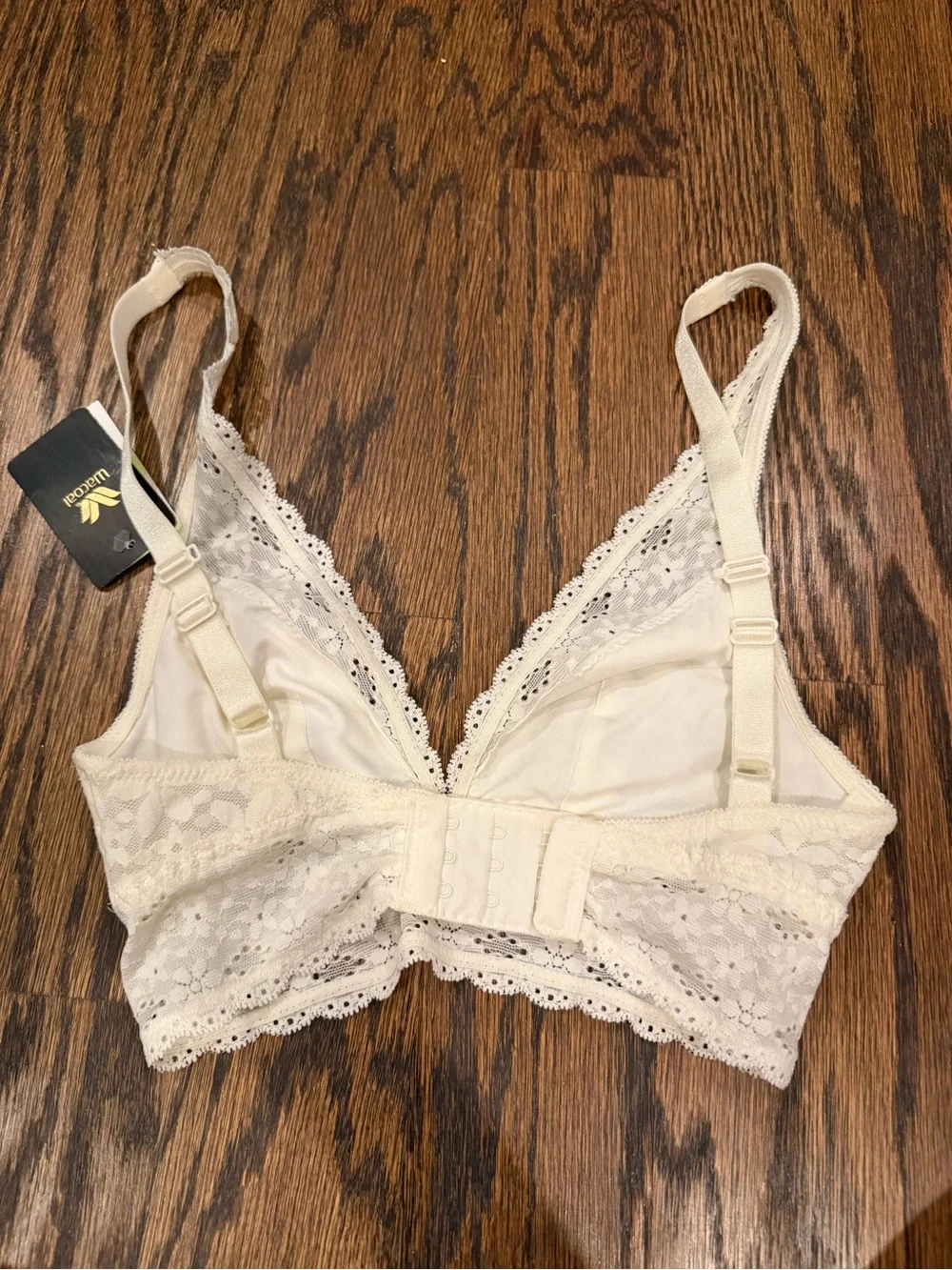 NWT Wacoal size 30 Lace Bralette in Ivory